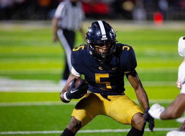 Wideout Ny Carr leads No. 20 into the 2023 season after 1,051 yards of receiving last year and 10 touchdowns. (Photo: Corey Jones)