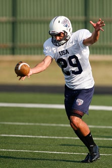 Washington commit Cameron Van
Winkle is not complaining about the
hot conditions.