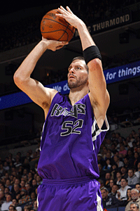 Miller with the Kings in 2009.