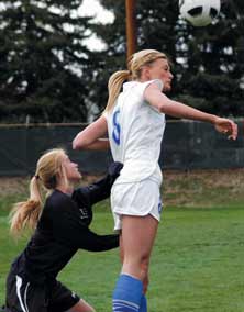 Kunz gets some of her athletic prowessfrom her father Terry, who played footballfor the Oakland Raiders.
