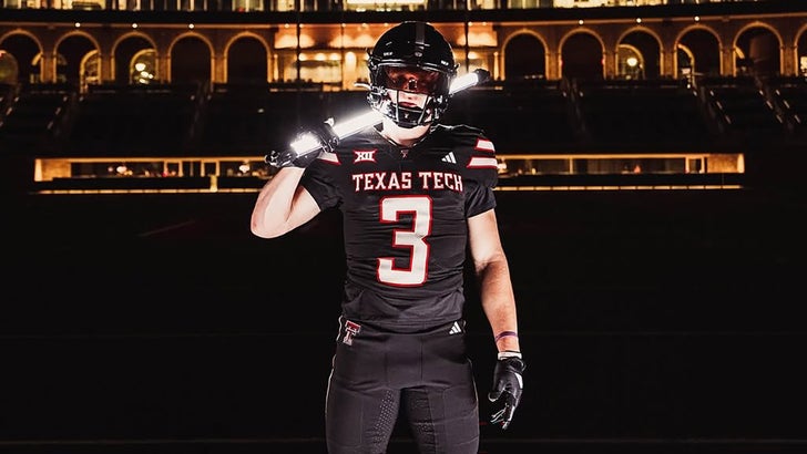 FOOTBALL: Texas star Ash making record run