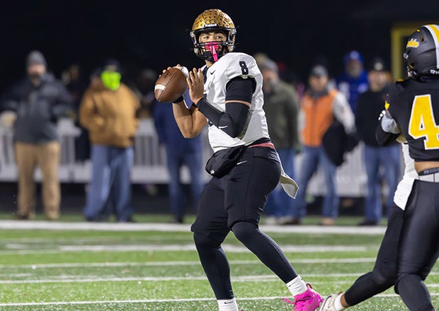 Shelby quarterback Lan Farmer in action during last week's semifinal win over Lincolnton. (FILE PHOTO: Spencer Owens)