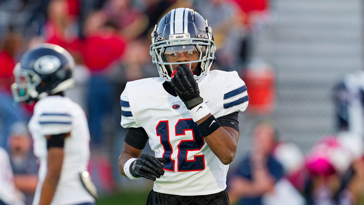 WATCH: Travis Hunter's brother in action