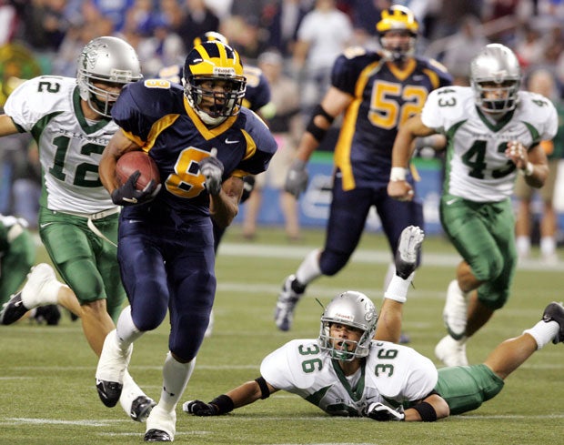 The 2004 Emerald City Kickoff Classic at then-Qwest Field in Seattle featured Bellevue ending the national record 151-game win streak of De La Salle (Concord, Calif.).