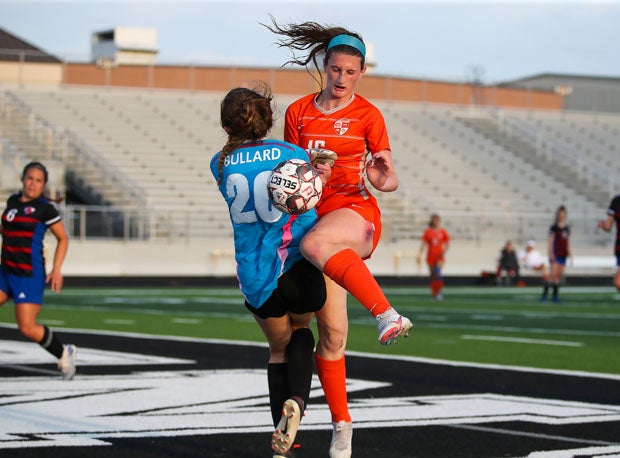 Taylor Zdrojewski (right) has scored 25 goals in four playoff victories.