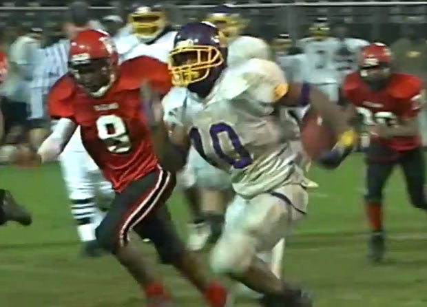 Marshawn Lynch put his final high school game away with this 46-yard run in a 55-47 win over Skyline at the Oakland Coliseum. 