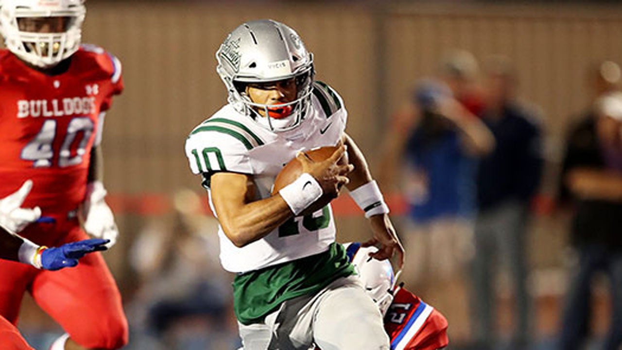 De La Salle quarterback Dorian Hale vs. Folsom in 2019.