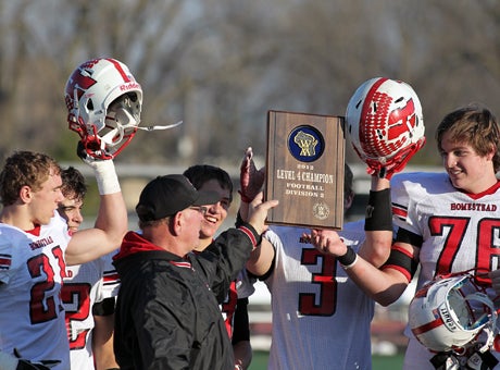 Homestead celebrates Division 2 title while ending the win streak of Waunakee.