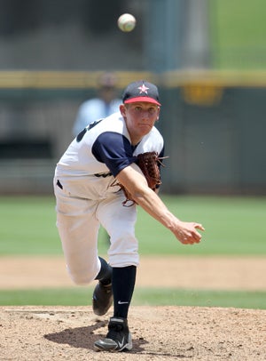 John Simms of College Park (The Woodlands, Texas)
is 4-0 for Team USA 18U.