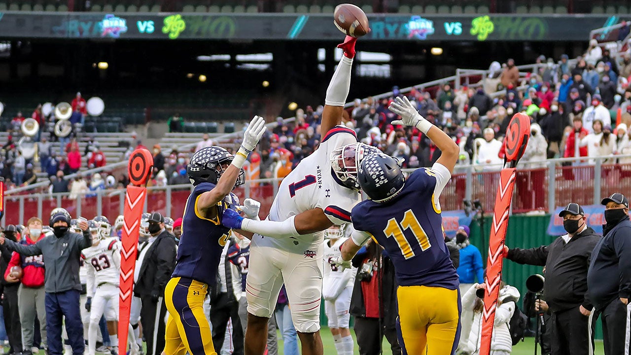 Watch: Top 10 high school football plays of 2020
