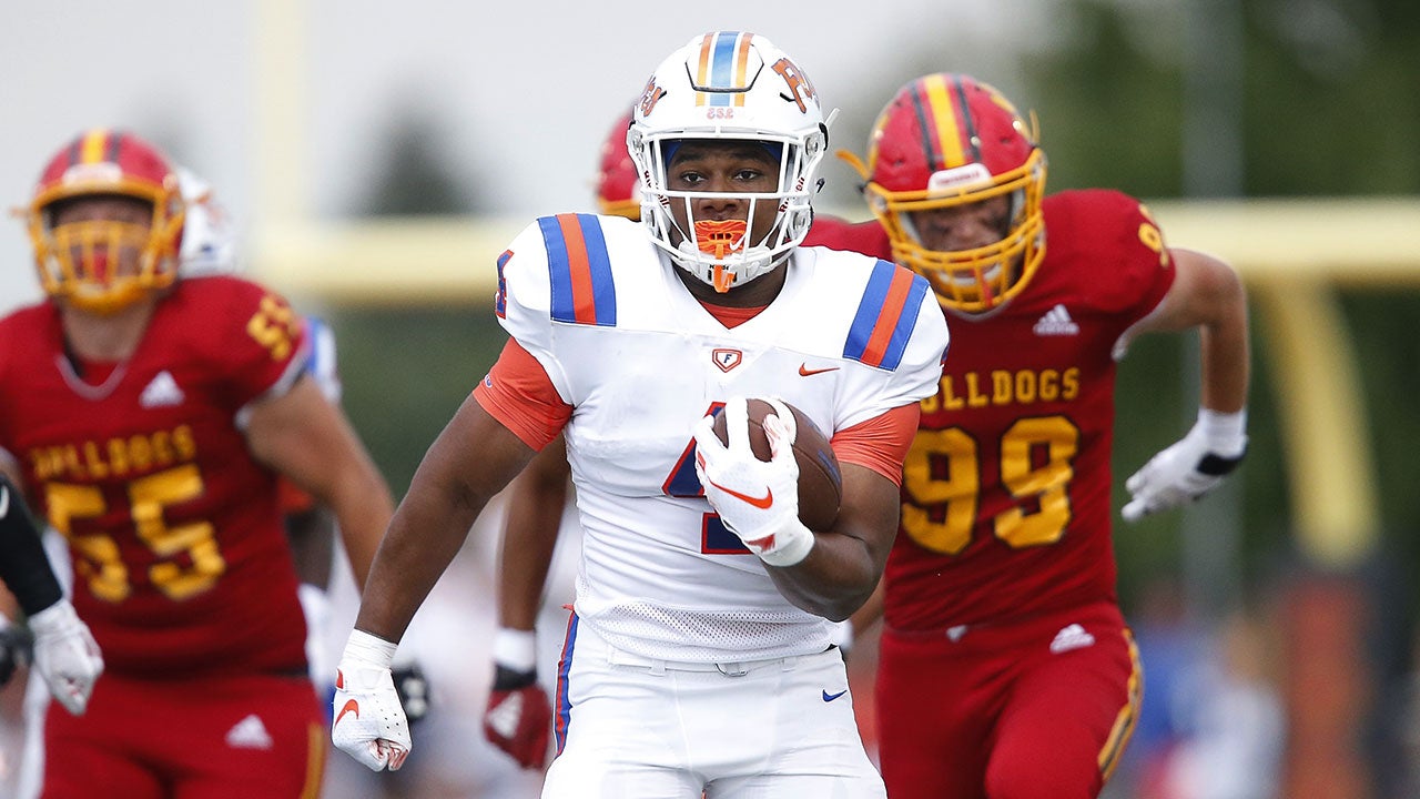 Illinois Top 25 high school football scores: A.J. Henning leads top-ranked Lincoln-Way East past Niles Notre Drame