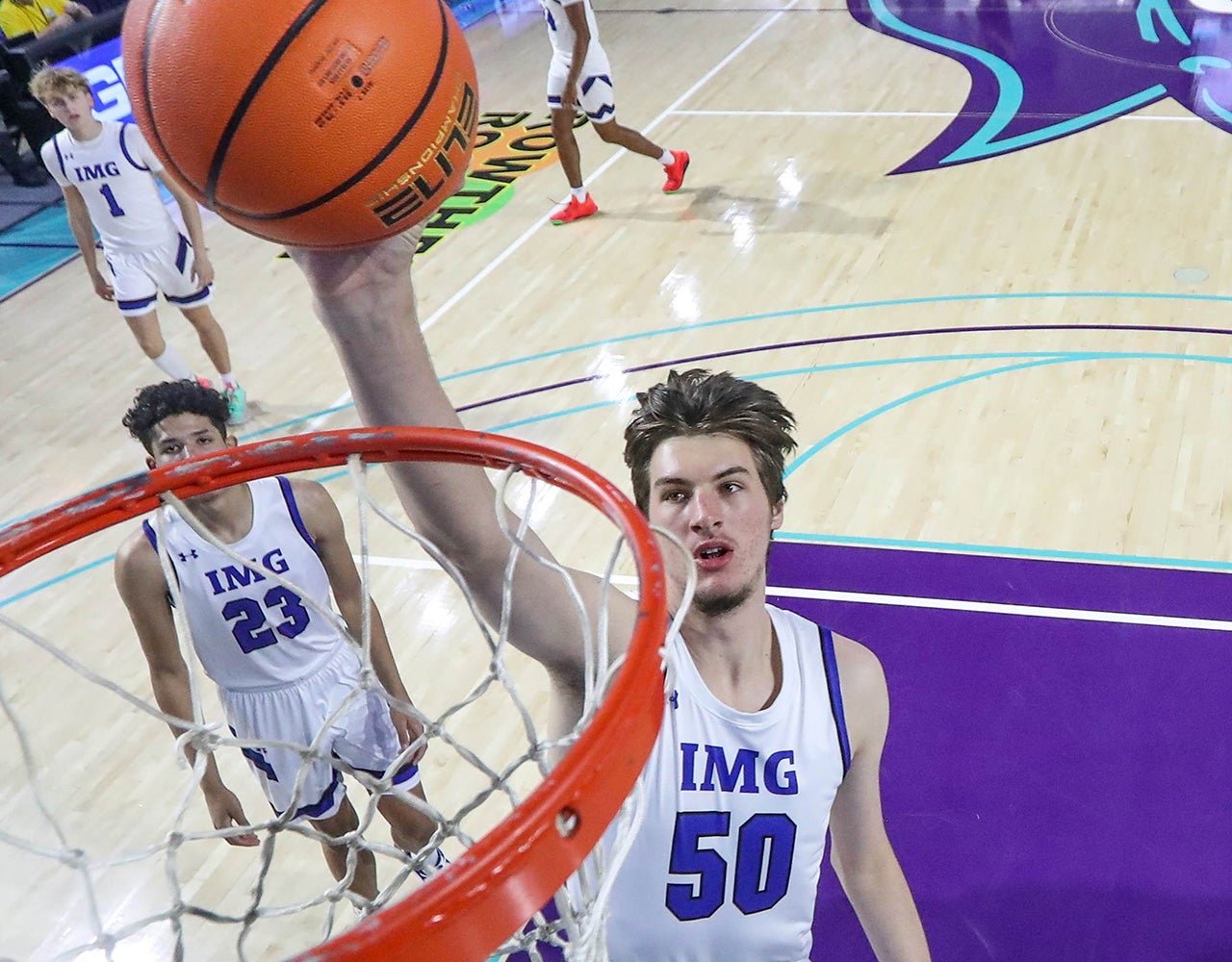 Olivier Rioux stretches for a dunk at the City of Palms Classic. (Photo: Pete Wright)