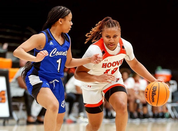 Reniya Kelly led No. 19 Hoover to a 52-38 win Tuesday over No. 13 Hazel Green in an Alabama showdown. The Bucs victory snapped an 87-game win streak by Hazel Green, the long active streak in the nation. (Photo: Brandon Sumrall)