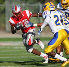 Justin Davis scored on runs of 10,
6, 36 and 88 yards.
