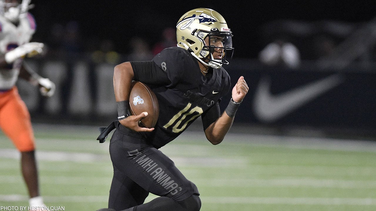 No. 3 Bosco holds off East St. Louis