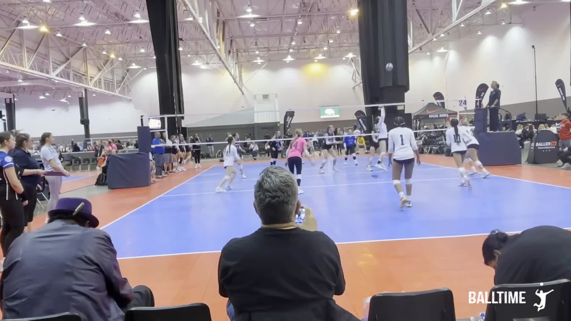 Volleyball Recap: Beachwood Has No Trouble Against Cleveland Cen