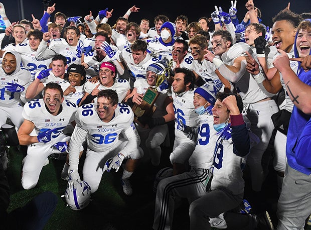 St. Xavier (Cincinnati) won its fourth OHSAA Division I state title with a 44-3 win over Pickerington Central.