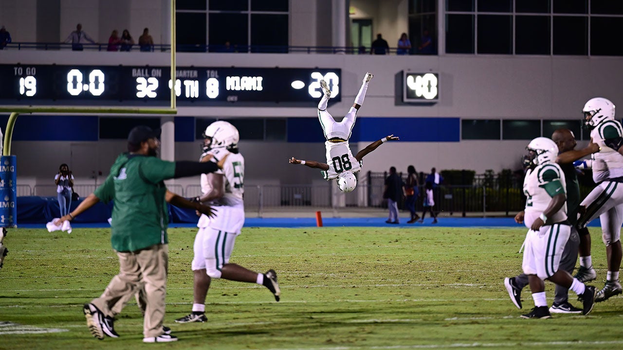 High school football: No. 14 Miami Central upsets No. 4 IMG Academy 20-14