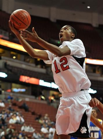 Austin Kelly led Harvard-Westlake past Gahr with 30 points.