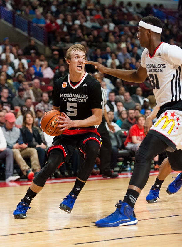 Luke Kennard (5) of the East.