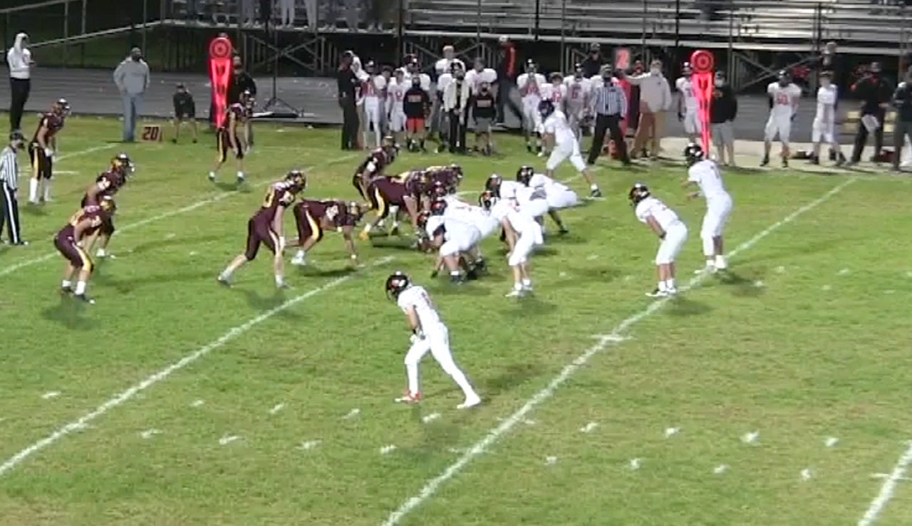 One-armed QB accounts for 6 TDs