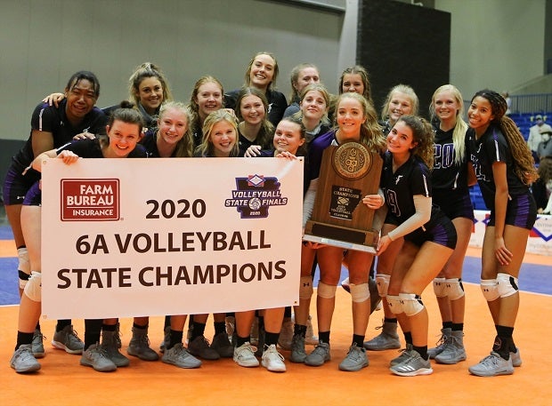 Fayetteville celebrates its Arkansas 6A title.