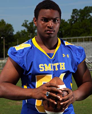 Jaleel Shelton returns on an experienced offensiveline for Oscar Smith.