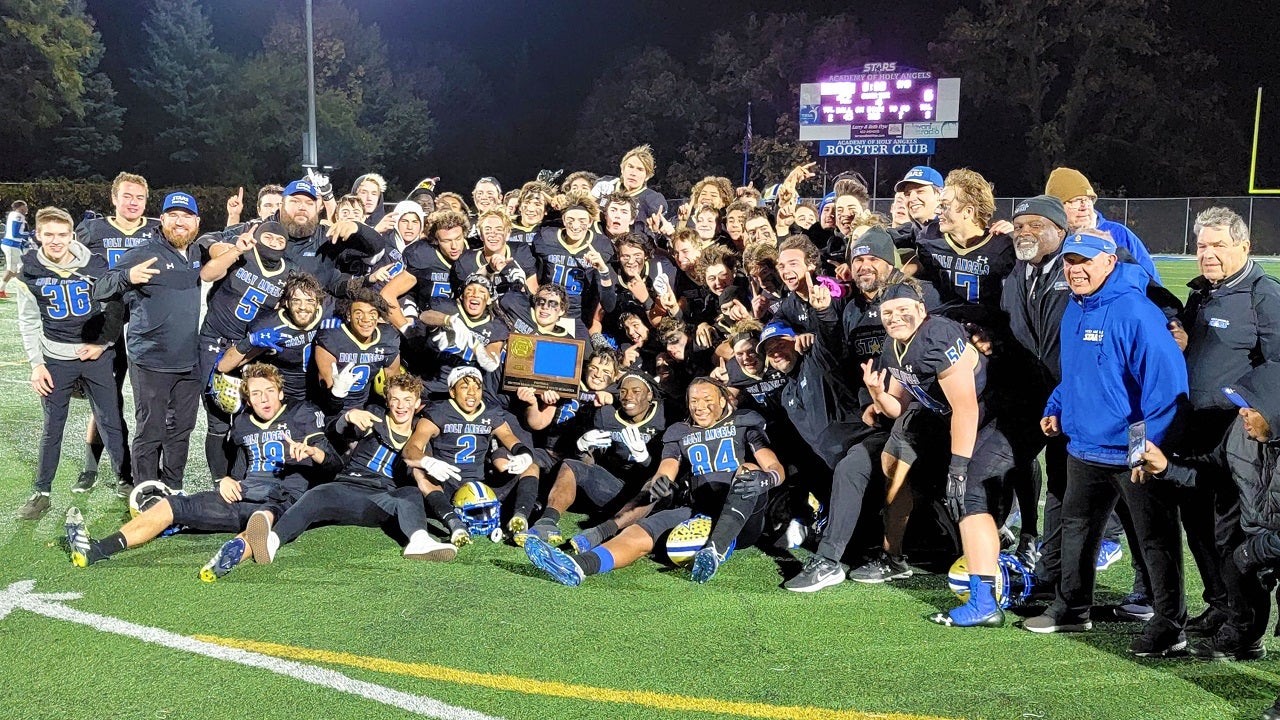 Emmett Johnson named 2021 MaxPreps Minnesota High School Football Player of the Year