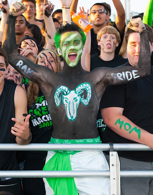 10 high school football fans with awesome face and body paint (Photos)