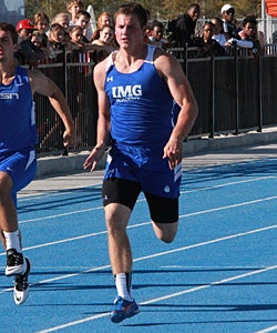 Thomas challenged himself during the
offseason by competing as a member of the
IMG Academy track & field program in the
100m and 200m dash, shot-put and discus
toss.