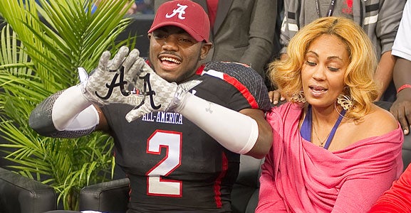 Landon Collins shocks his mom with Alabama commitment. 