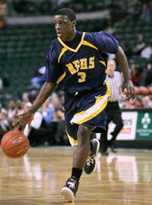 Before Syracuse, Johnny Flynn
first shared the court with Paul Harris
at Niagara Falls.