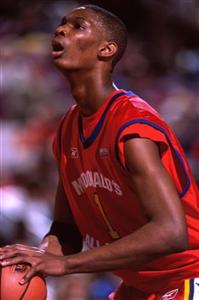 Chris Bosh was one of two
McDonald's All-Americans on
Lincoln's 2002 team.