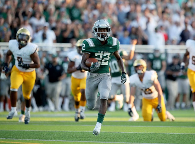 James Coby scored both of De La Salle's touchdowns, including this 43-yard scoring run.