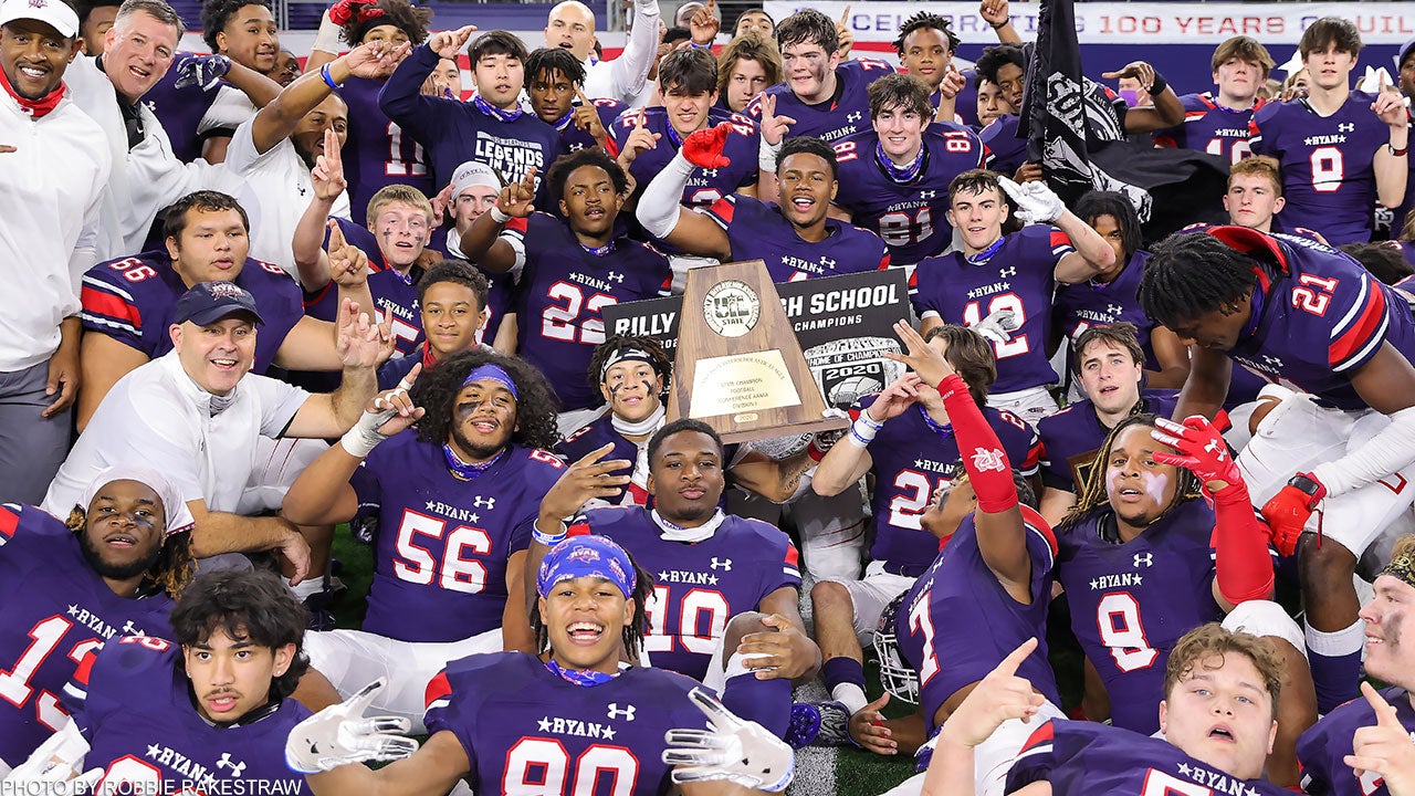 Texas high school football championships: No. 9 Denton Ryan beats Cedar Park 59-14, wins first state title since 2002