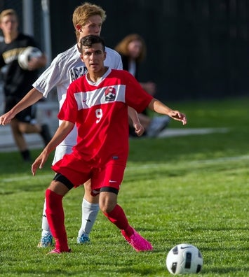 Eaglecrest is off to a 4-0 start behind five goals and three
assists from Sammy Eskariyat.