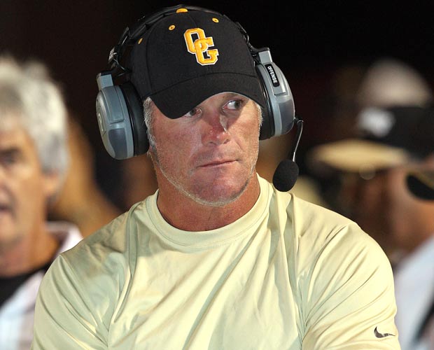 Brett Favre continues his winning ways as the offensive coordinator at Oak Grove, Mississippi's top-ranked team. Oak Grove improved to 7-0 with a 38-10 win over Meridian. 