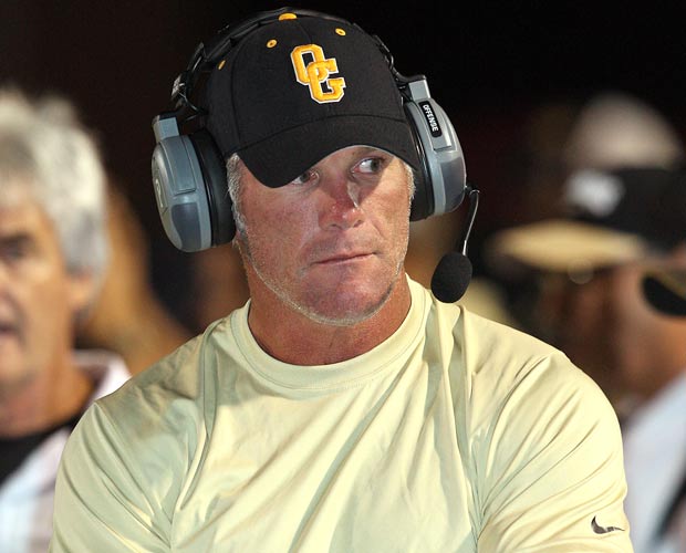 Brett Favre continues his winning ways as the offensive coordinator at Oak Grove, Mississippi's top-ranked team. Oak Grove improved to 7-0 with a 38-10 win over Meridian.
