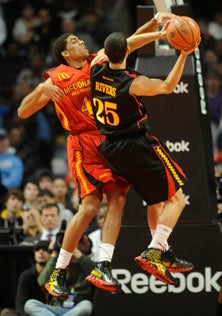 Austin Rivers (14 points) had his shot
rejected by James McAdoo.