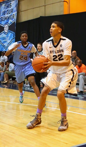 Jayson Tatum was the MaxPreps national
basketball Sophomore Player of the Year.