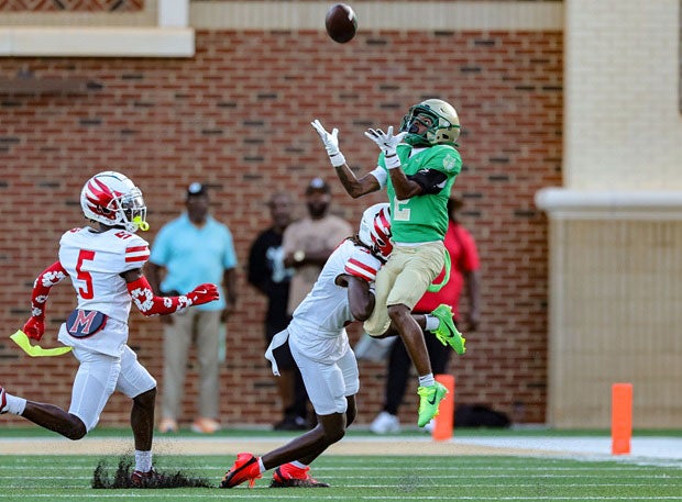No. 13 Buford senior Torre Costin hauled in a 48-yard pass from senior Nebraska commit Dayton Raiola in the first half. The Wolves scored a few plays later and never relinquished its lead against No. 22 Milton. (PHOTO: Brandon Sumrall)