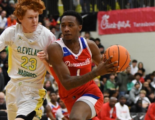 Five-star Texas signee Ron Holland and Duncanville move up to No. 2 spot after finishing the season 29-1. (Photo: Brian Murphy)