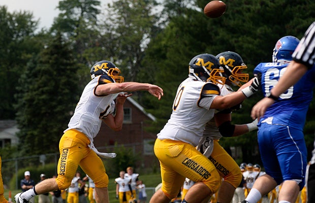 Archbishop Moeller regained the top spot in the Midwest after a convincing win over Cincinnati rival St. Xavier.