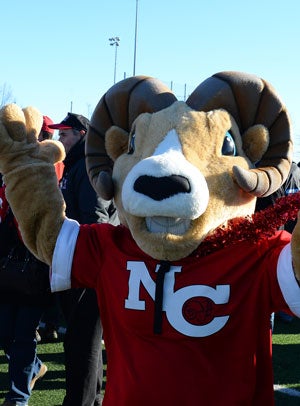 New Canaan celebrated a state title in 2014.