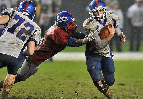 Neither a wet field nor Serra's team speed could slow down Dano Graves and Folsom in the Division II Bowl Game.