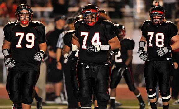 In its showdown with Mater Dei, Centennial will be led by its experienced linemen.
