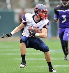 Campolindo senior Griffin Piatt scored
a touchdown and played superb defense
from his safety spot. 