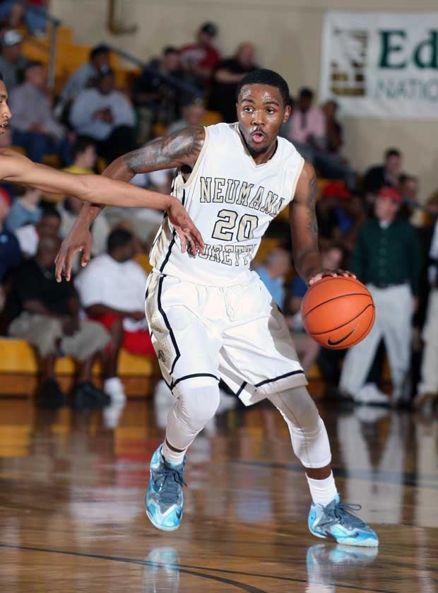 Ja'Quan Newton, Neumann