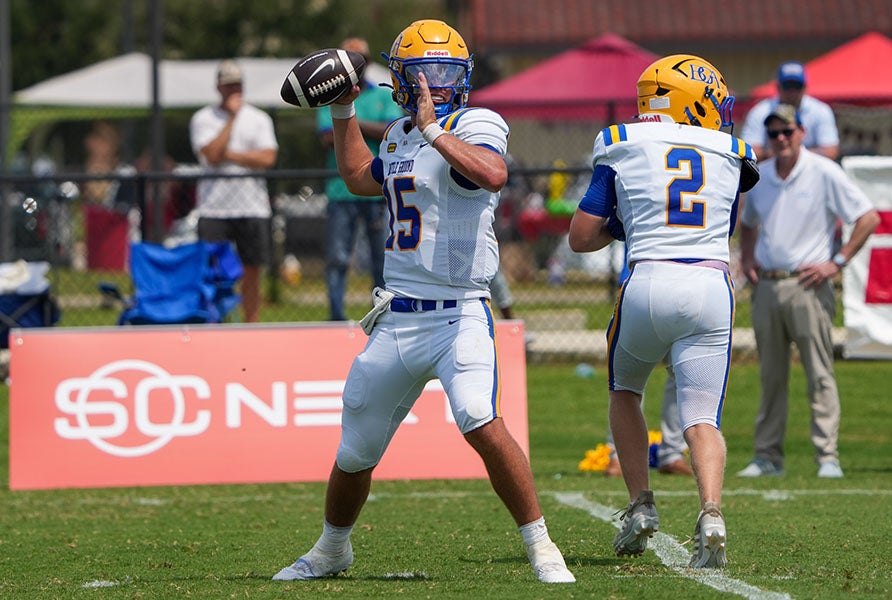 Bo Bryan set a new career-high in passing yards and touchdowns with his dad watching on from the stands. (FILE PHOTO: Brad Boland)