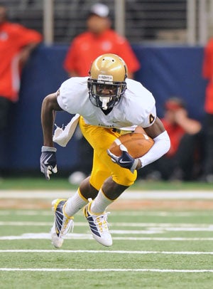Dorsett led Aquinas and Florida to another out-of-state win.